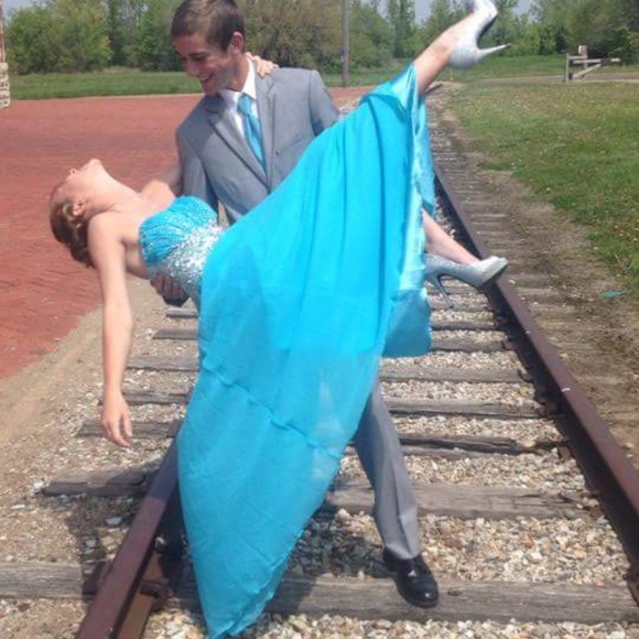 Prom dress - Picture 11 of 16